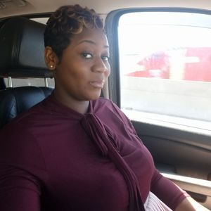 Meet your Posher, Elicia